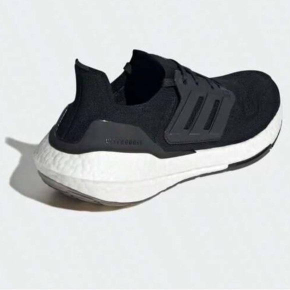 Adidas Ultraboost 22 Running Sneaker Shoes Wmns Sz 6 Black White Lace-Up GX5591 - Picture 2 of 16